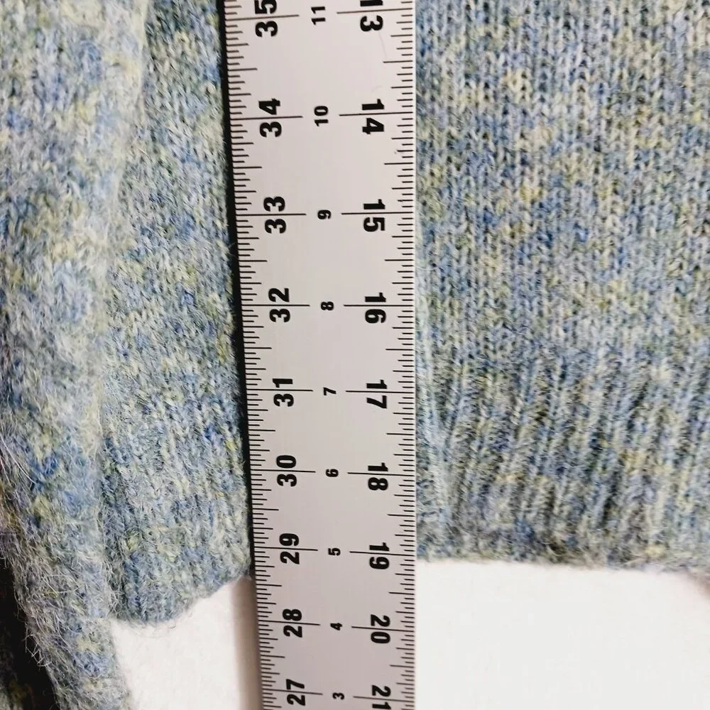 TAHARI, Cropped Button Cardigan, Medium, Soft, Lightweight, Blue/Green Mix - Picture 12 of 16